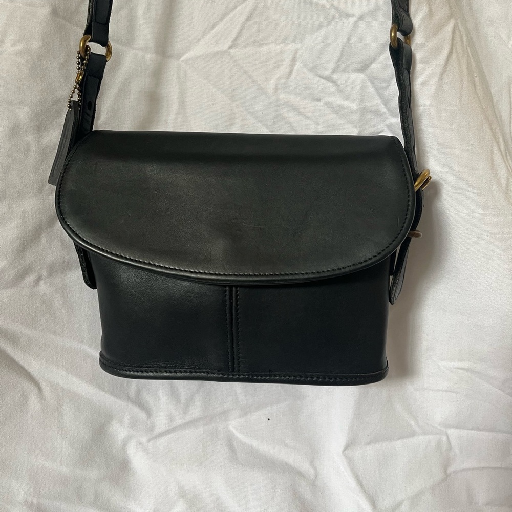 Vintage Coach Black Leather Equestrian Flap Cross Body Purse Bag made USA #9801